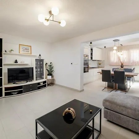 アパート Sweet トロギール