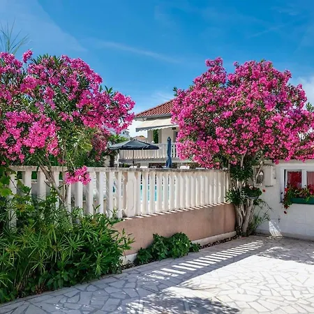 Sweet アパート トロギール